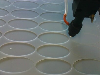 лазерная резка номерков